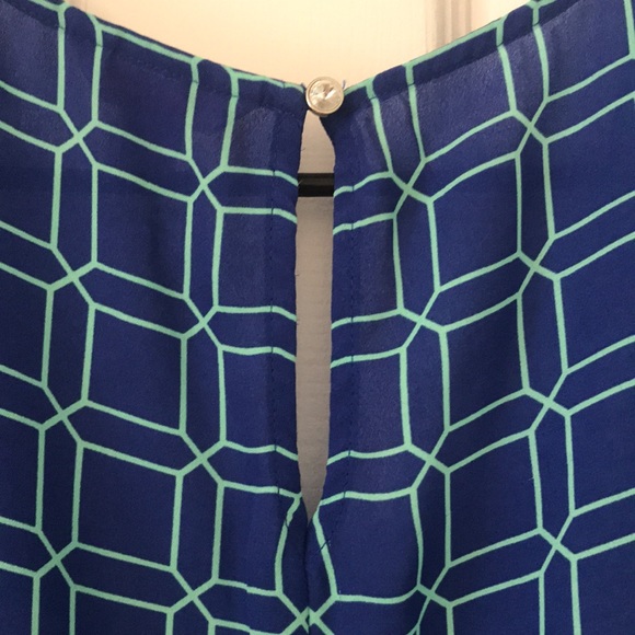 Geometric Pattern Blouse - Picture 4 of 6